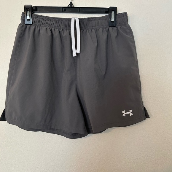 Under armour medium grey pull on athletic shorts - Picture 1 of 8